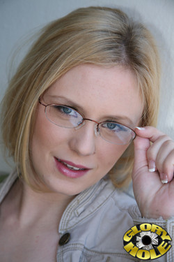 gloryhole.com/clara_beau/018.jpg