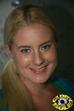 gloryhole.com/amatuer_cindee/002.jpg