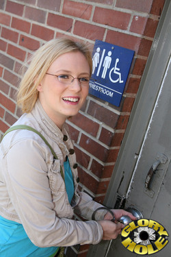 gloryhole.com/clara_beau/013.jpg