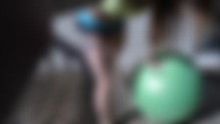 Tinytwat 1/Tinytwat_Sexy_Ball_Yoga_Outside.mp4